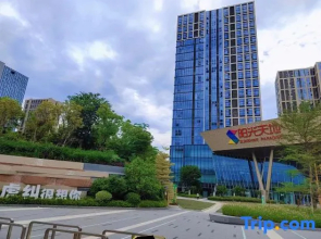 Youjia Cinema Apartment (Fuzhou South Railway Station)
