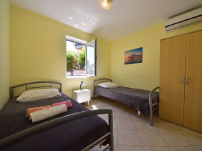 Bungalow Franjo Montmorillon 32688