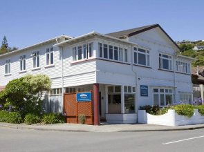 Moana Lodge - Guest House