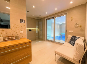 Magnolia House - Indoor Pool and Sauna