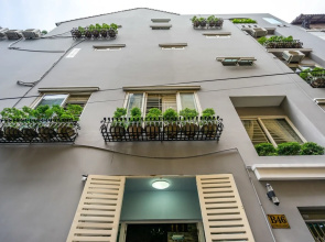 Zeta Apartment