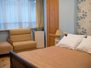 Arta Hotel