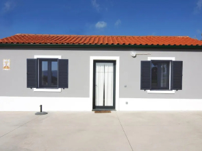 House With 2 Bedrooms in Praia do Almoxarife, With Wonderful sea View, Terrace and Wifi Near the Beach