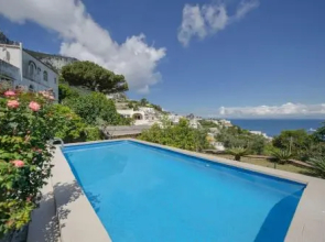 Villa capri con giardino e piscina