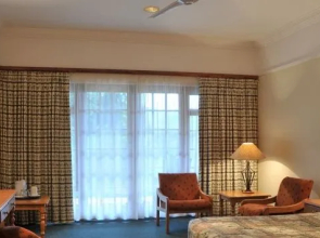 Cathedral Peak Hotel