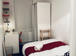 Large 4 Bedroom Home - City Centre