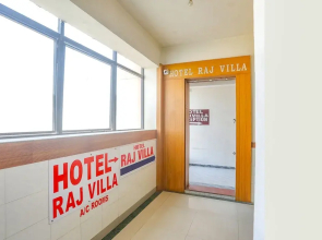 Fabhotel Raj Villa