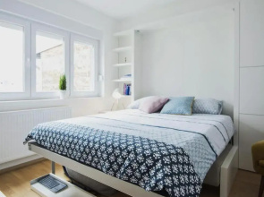 Sweet & Petite