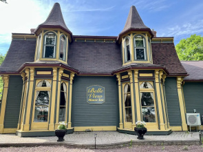 Belle View Manor Inn