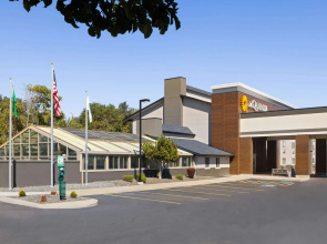 La Quinta Inn & Suites by Wyndham Yakima Downtown