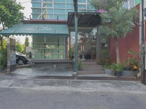 RedDoorz Plus near Undip Pleburan