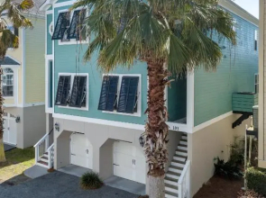 103 WATERS EDGE ~ 3Bed/3Bath Townhouse~ Pool~Fishing Dock