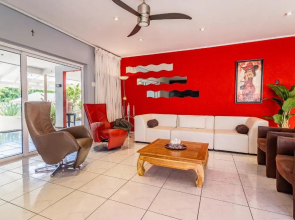 Large Villa With View! Private Pool Free Utilities!