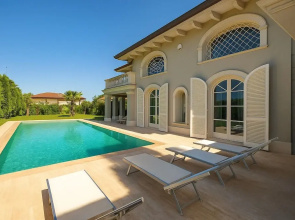 Villa Forte dei Marmi Pool & Garden