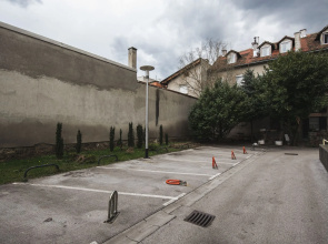Tia Apartments and Rooms
