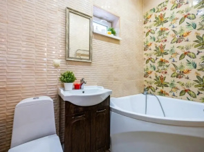 Dizaynerskiy Dom U Parka Galitskogo Guest House