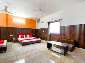 OYO 46735 Hotel Royal Dreams
