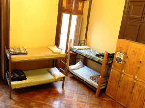 La Casa Roja Hostel