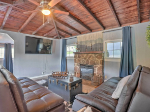 11 Mi to Dtwn Branson: Cottage in Rockaway Beach!