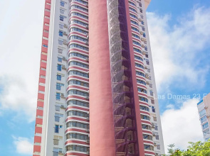 Las Damas Premium 23F Beach Front - Pool & Parking