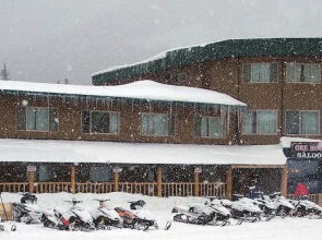 Soda Butte Lodge