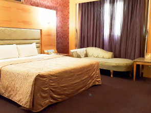 Micky Motel