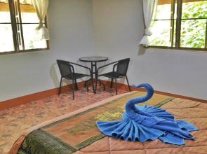 Fullmoon House & Resort