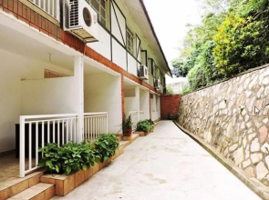 Mosa Court Suites