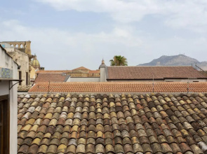 Anna's Home in Historical Center
