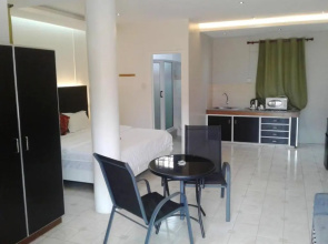 Studio in Grand Baie, with Pool Access, Furnished Balcony And Wifi - 200 M From the Beach