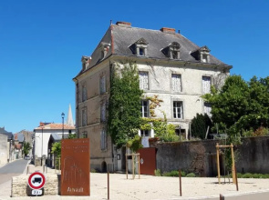 Le Voltaire Chambres et Table d'Hotes