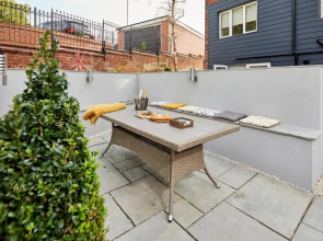 Coppergate Mews Apt 1 Stylish 2 bed 2 bath apartment private entrance Doncaster