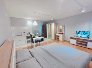 Deluxe at Popular Condo
