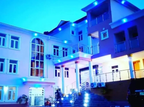 Keem Hotel and Suites
