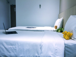 Pacific Express Hotel Chinatown