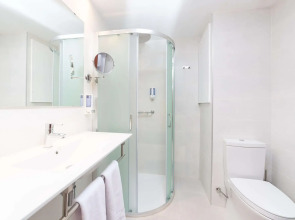 Reverence Life Hotel - Adults Only