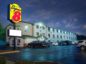 Super 8 by Wyndham Hot Springs