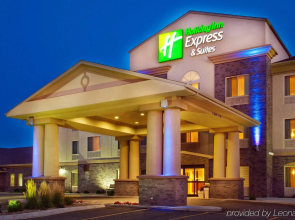 Holiday Inn Express & Suites Sheldon by IHG