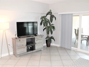 Jamaica Royale - T24 - 2 Br Condo