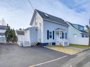 Coastal Lynn Escape w/ Fireplace: 3 Mi to Beaches, Lynn