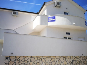 Apartments Livaja