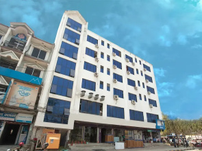 OYO 343 Pop Life Hotel