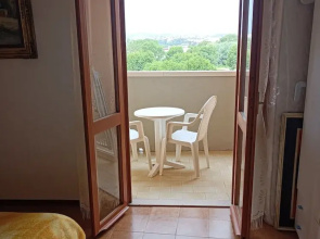 Seafront Apartment for Rent 6 Sleeps Skyscraper