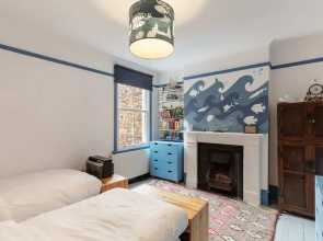 Lovely 4 Bedroom House near Portobello