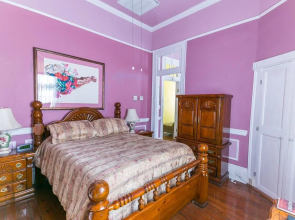 Mag's 940 Guest House