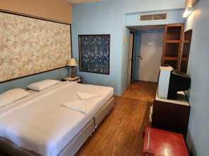 Safari Riviera Resort