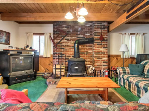 Cozy Bartlett Townhome < 3 Mi to Attitash Mountain