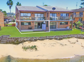 Barooga1- Mooloolaba Canal Front