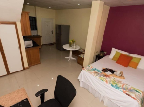 Stacys Place St James Studio Apartment