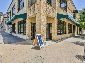 Downtown Loft by 6th St. Prime Sxsw!